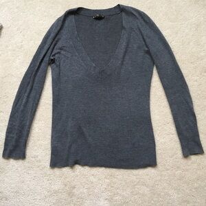 3 for $15 !! 🌟Gray v-neck sweater